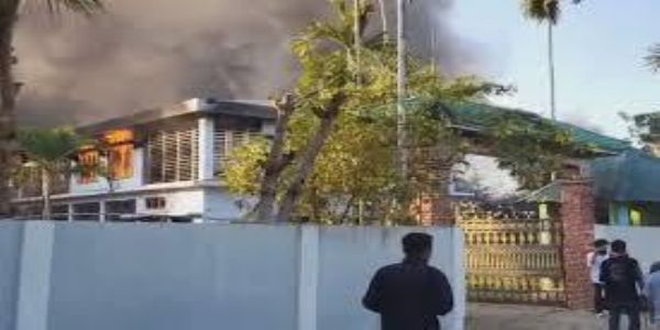 آسام کے کھیرنی میں پرتشدد احتجاج ، پولیس فائرنگ میں تین افراد زخمی