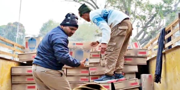 اتر پردیش سے چوری ہوئی شراب بہار میں برآمد، چھپانے کا طریقہ جان کر ہو جائیں گے حیران