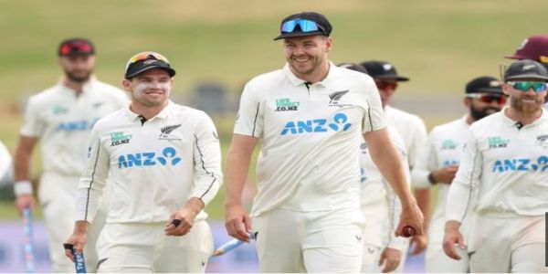 نیوزی لینڈ نے ویسٹ انڈیز کو تیسرے ٹیسٹ میں 323 رنوں سے شکست دے کر سیریز 0-2 سے جیت لی