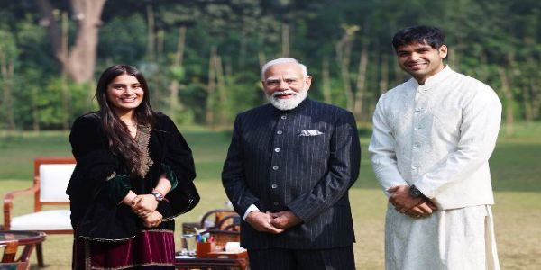 نیرج چوپڑا نے اپنی اہلیہ کے ساتھ وزیر اعظم سے ملاقات کی۔