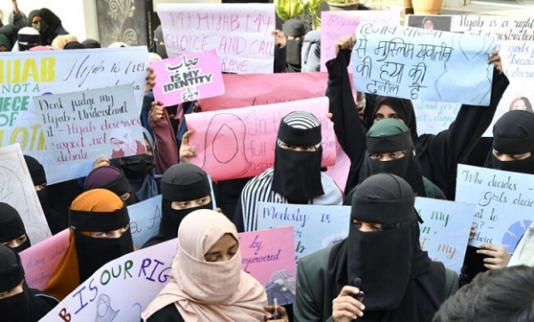 حیدرآباد میں بہار کے وزیراعلیٰ کے خلاف طلبہ کا مارچ،معافی یا استعفے کا مطالبہ