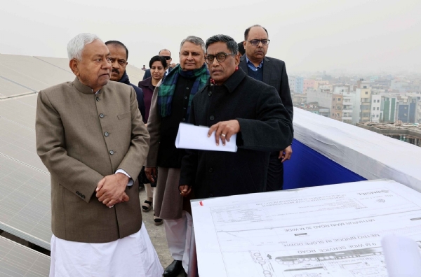 وزیر اعلیٰ نتیش کمار نے میٹھا پور میں بن رہے دو یونیو رسٹیوں کا معائنہ کیا وزیر اعلیٰ نتیش کمار نے میٹھا پور میں بن رہے دو یونیو رسٹیوں کا معائنہ کیا