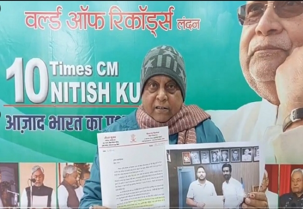 کیا تیجسوی یادو ہسٹری شیٹر کے ساتھ گھوم رہے ہیں ؟: نیرج کمار