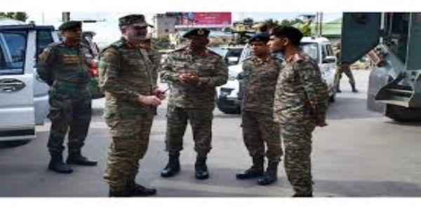 آسام کے کھیرونی میںحفاظتی انتظامات کے لیے فوج - کمانڈوز نے فلیگ مارچ کیا