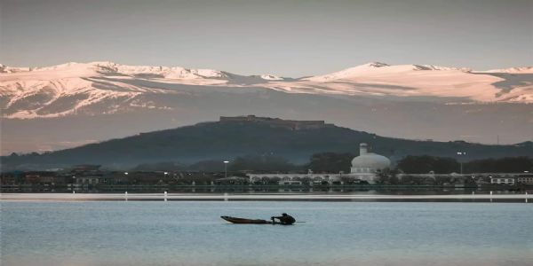 وادی کشمیر اور لداخ کے کئی علاقوں میں رات کے درجہ حرارت میں مزید گراوٹ