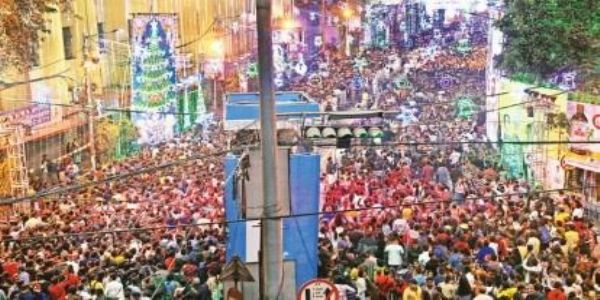 کرسمس کے دن کولکاتہ کے سیاحتی مقامات پر سیاحوں کا ہجوم