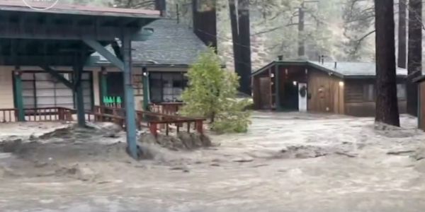 کیلیفورنیا میں طوفان، بھاری بارش، کئی علاقے سیلاب سے گھرے