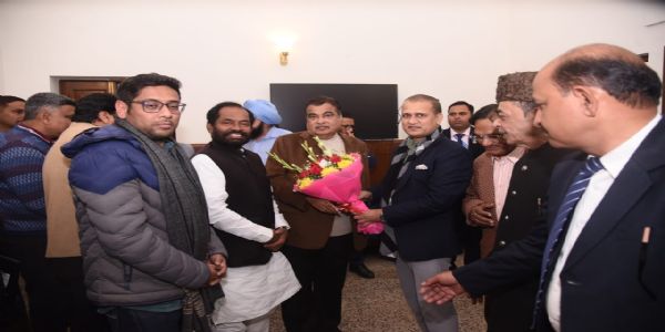 مرکزی وزیر نتن گڈکری کی صحافیوں سے ملاقات