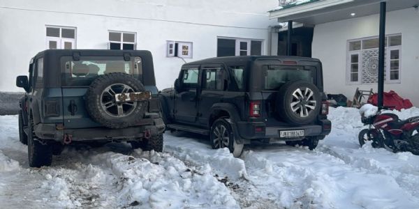 گلمرگ کی پھسلن والی سڑکوں پر لاپرواہی سے ڈرائیونگ کرنے پر مقدمہ درج