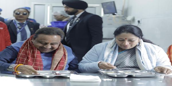 وزیر اعلیٰ نے شالیمار باغ اور پتم پورہ میں اٹل کینٹین کا افتتاح کیا