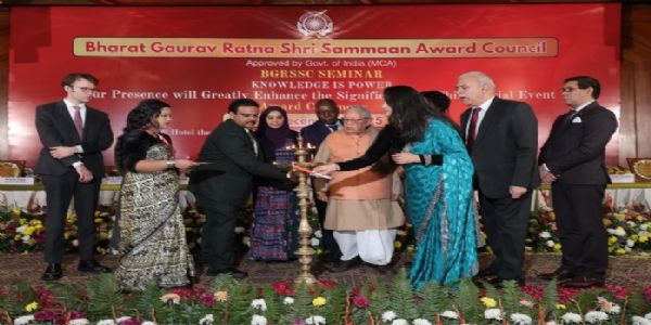 خدمت سے لے کر کھیل تک، ثقافت سے لے کر سماج تک: ہندوستان کے تعاون کرنے والوں کو ’بھارت گورو رتن شری سمان‘ سے نوازا گیا