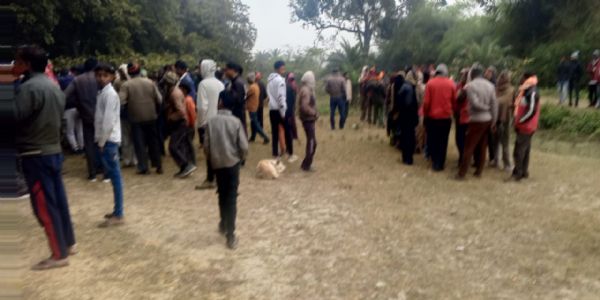 سیتا پور میں پیڑ سے لٹکی ملی جوڑے کی لاش، 21 دن پہلے ہوئی تھی شادی