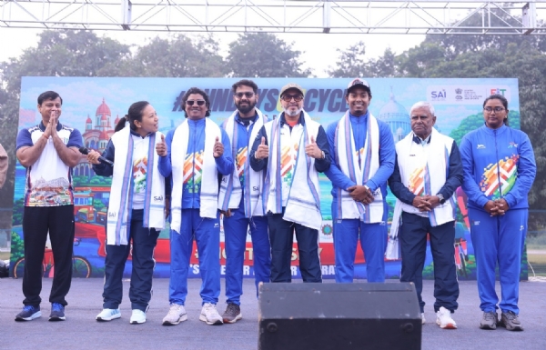 کولکاتا میں فٹ انڈیا سنڈیز آن سائیکل 2025 کے آخری ایڈیشن میں جمع ہوئے اولمپین اور کھیل کے مداح