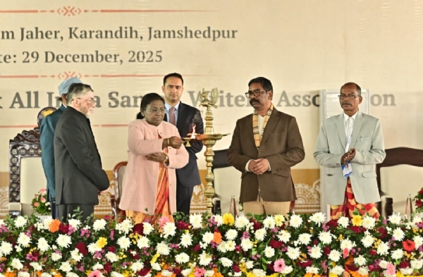 صدرجمہوریہ مرمو نے سنتھالی میں گایاگانا، اول چیکی رسم الخط کی صد سالہ تقریب بنی یادگار