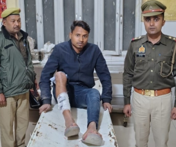 پولیس تصادممیں 2 ملزمان زخمی، کار ڈکیتی کیس کا ملزم فرار