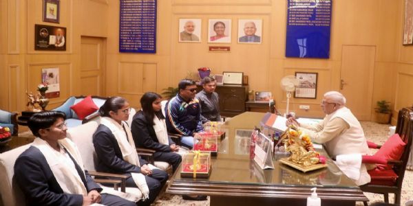 جیتنے والی کھلاڑی خواتین کو بااختیار بنانے کی علامت ہیں: گورنر پٹیل