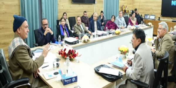 تعلیمی ادارے روزگار سے وابستہ تعلیم اور کاروباری صلاحیتوں کے فروغ پر توجہ دیں: ایل جی