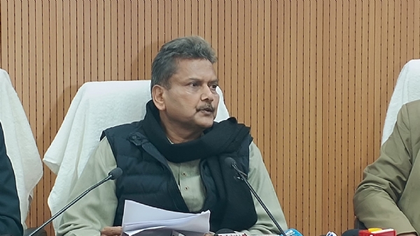 اشوک چودھری اسسٹنٹ پروفیسر تقرری تنازعہ: وزیر تعلیم نے کہا کہ بے ضابطگیاں پائی گئیں، تحقیقات جاری