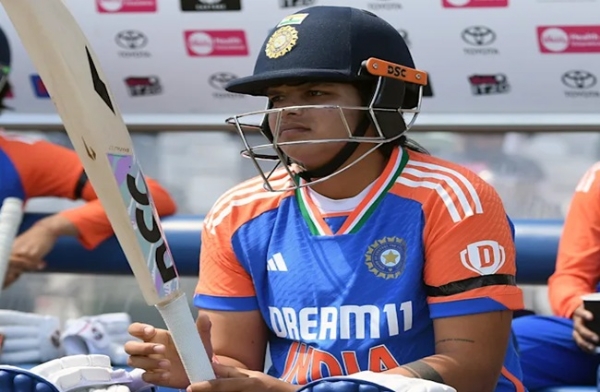 آئی سی سی رینکنگ میں شیفالی اور رینوکا کی چھلانگ، دیپتی شرما بدستور ٹاپ پر برقرار آئی سی سی رینکنگ میں شیفالی اور رینوکا کی چھلانگ، دیپتی شرما بدستور ٹاپ پر برقرار