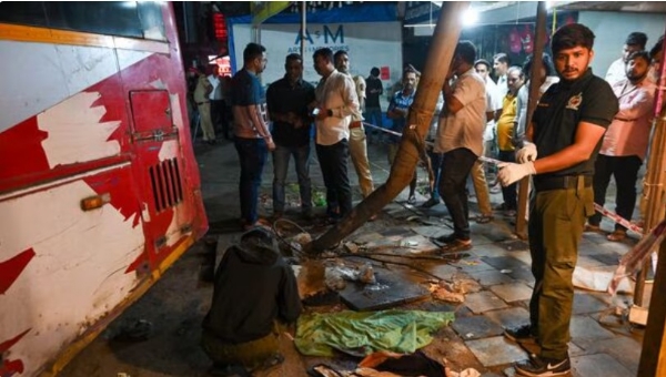 MAHA ACCIDENT MUMBAI BEST BUS 4 KILLED