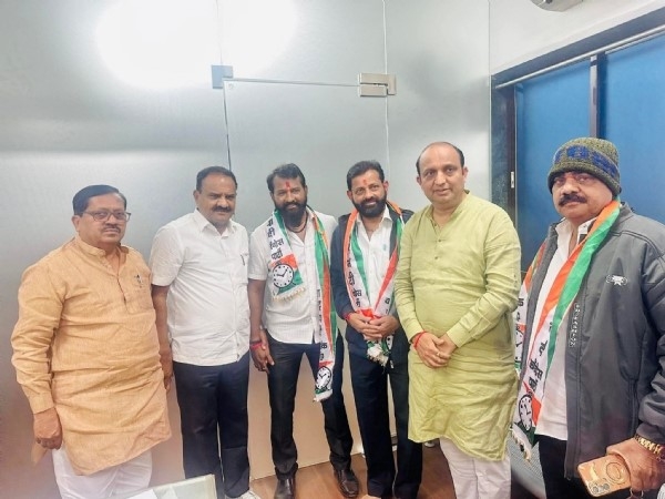 MAHA POLITICS NCP JOINING