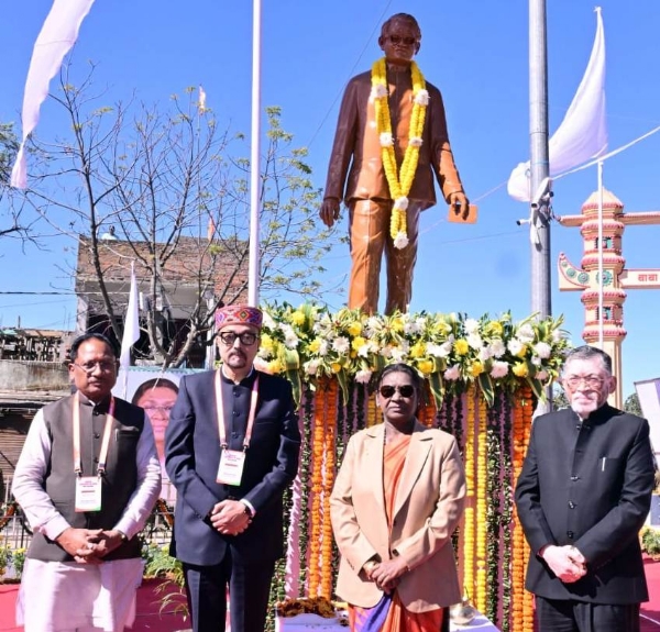 نوجوانوں اور آنے والی نسلوں کو قبائلی روایات سے جوڑنا ضروری: صدرجمہوریہ ہند