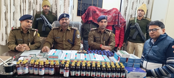 کثیرمقدار میں ممنوعہ نشیلی دوا کے ساتھ دو نوجوان گرفتار