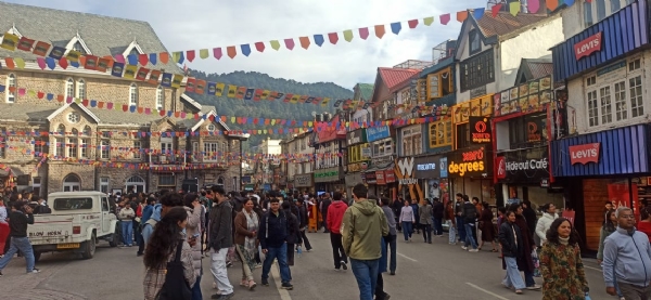 نئے سال سے پہلے ہماچل پردیش کے بالائی علاقوں میں برفباری، شملہ اور منالی میں بھی برف باری متوقع