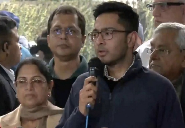 ترنمول کے وفد نے الیکشن کمیشن سے ملاقات کی