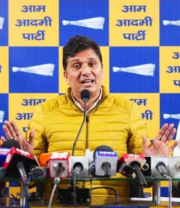 بی جے پی کی سنسکاری حکومت مال اور میٹرو اسٹیشنوں پر شراب کے شوروم بنائے گی: سوربھ بھاردواج بی جے پی کی سنسکاری حکومت مال اور میٹرو اسٹیشنوں پر شراب کے شوروم بنائے گی: سوربھ بھاردواج