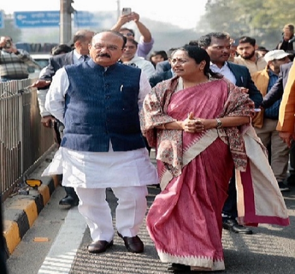 Rekha Gupta launched the mist spray system, says pollution control top priority of government Rekha Gupta launched the mist spray system, says pollution control top priority of government