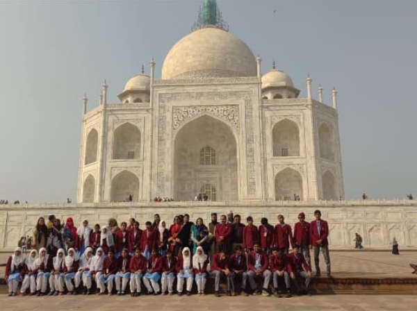 احمدی اسکول طلبہ