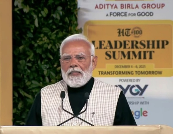 وزیراعظم مودی نے ہندو شرح ترقی کو غلامانہ ذہنیت کی علامت قرار دیا، ہندوستان کو عالمی ترقی کا انجن بتایا وزیراعظم مودی نے ہندو شرح ترقی کو غلامانہ ذہنیت کی علامت قرار دیا، ہندوستان کو عالمی ترقی کا انجن بتایا