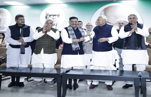 وزیر اعلی نے محکمہ صنعت کی اعلی سطحی جائزہ میٹنگ کی، افسران کو ضروری یدایت