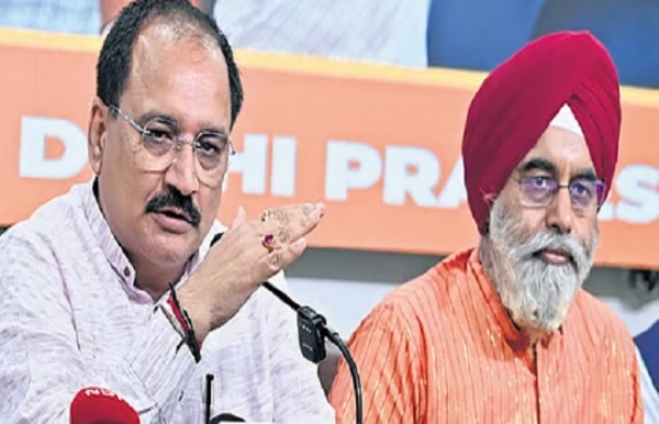 دہلی کے میئر اور بی جے پی کے ریاستی صدر نے بابا صاحب امبیڈکر کو خراج عقیدت پیش کیا