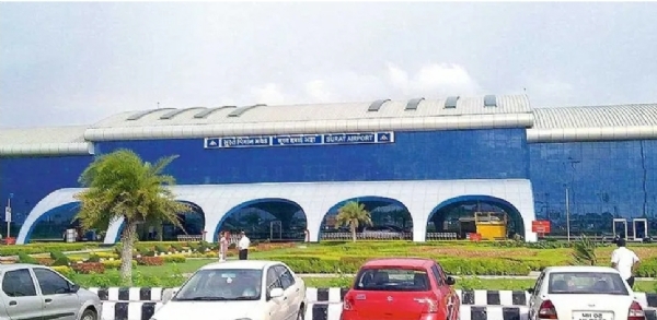 سورت ہوائی اڈے پر مسافروں کو مشکلات کا سامنا ، ری شیڈولنگ میں 5 سے 6 گھنٹے تک کی تاخیر