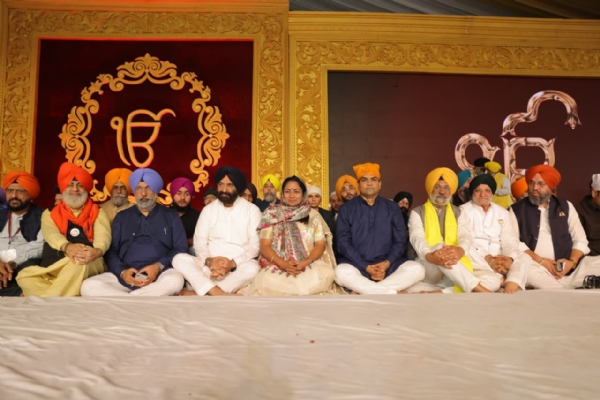 دہلی کی وزیر اعلیٰ اپنی کابینہ کے ہمراہ 8 تاریخ کوشکرانہ ادا کرنے گولڈن ٹیمپل جائیں گی