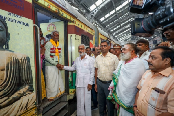 مفت یاترا اسکیم کے تحت 602 یاتری چنئی سے رامیشورم-کاشی یاترا کے لیے روانہ