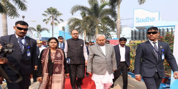 وزیر اعلیٰ نتیش کمار نے پٹنہ ڈیری پروجیکٹ کا معائنہ کیا اور توسیع کی ہدایات جاری کیں