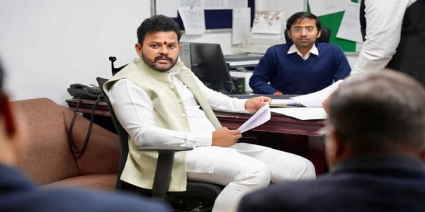 آندھرا پردیش میں وزیر شہری ہوا بازی رام موہن نائیڈو نےانڈیگو کے مسئلہ کا جائزہ لیا