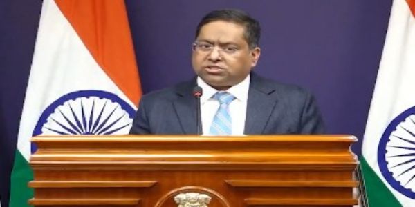 پاکستان اور جمہوریت ایک ساتھ نہیں چلتے : بھارت