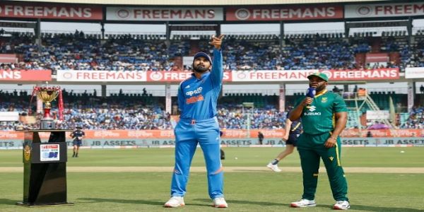 دوسرے ون ڈے میں سلو اوور ریٹ کے سبب ٹیم انڈیا پر 10 فیصد جرمانہ