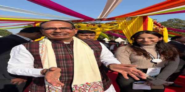 لکھپتی دیدیاں خودبھی بااختیار بن رہی ہیں اور ملک کو بھی بااختیار بنا رہی ہیں: شیوراج سنگھ چوہان