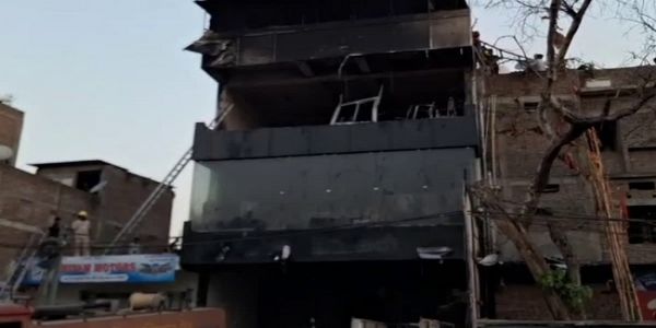بہار کے کھگڑیا میں خوفناک آگ ، فرنیچر شو روم جل کر خاکستر ، لاکھوں کا نقصان