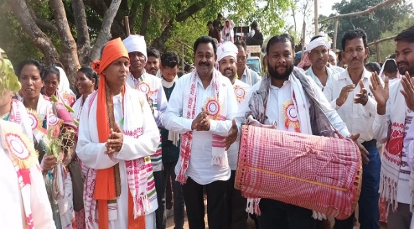 MLA Sudeep Gudiya danced fiercely in Sarhul festival