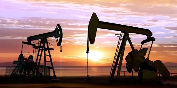 اپریل میں چار سال کی کم ترین سطح پرخام تیل ، قیمتوں میں 16 فیصد کی گراوٹ۔