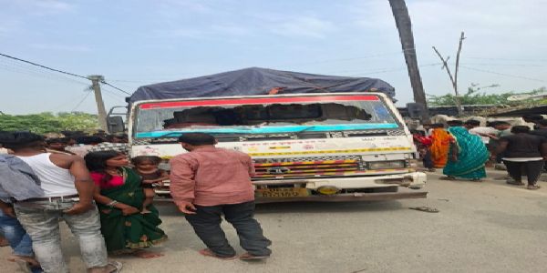 تیز رفتار ٹرک کی زد میں آکر چھ سال کے بچے کی موت