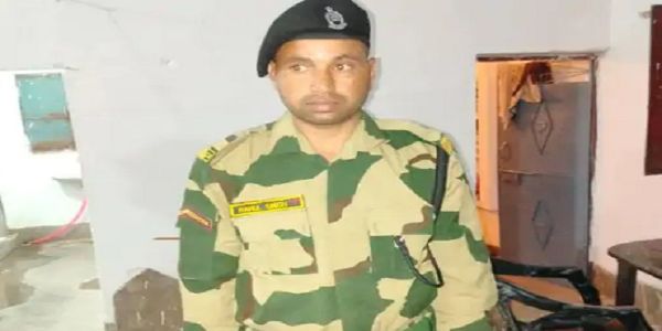 گوالیار: پولیس نے بی ایس ایف کی وردی پہن کر گھوم رہے ایک نوجوان کو پکڑا