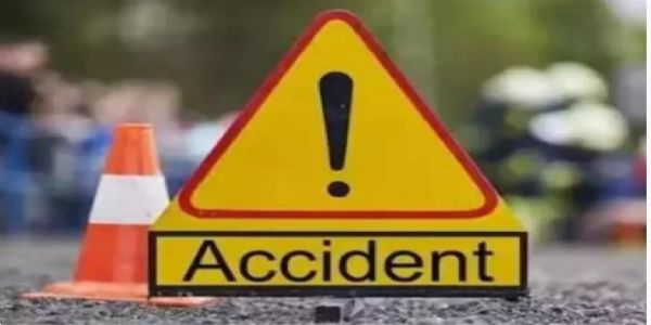 تھانے میں بے قابو ٹرک نے اسکوٹر کو ماری ٹکر، ایک شخص ہلاک، پولیس کو ڈرائیور کی تلاش