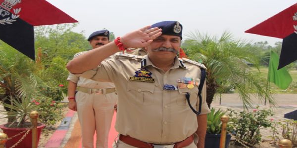 ڈی آئی جی نے سانبہ اور کٹھوعہ کا دورہ کیا